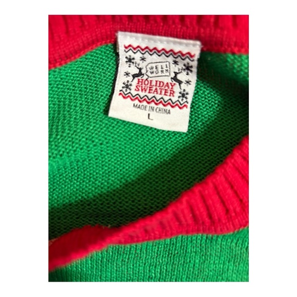 “Well Worn” brand Bright green sweater with a bold red bow & white polka dots - Picture 8 of 8